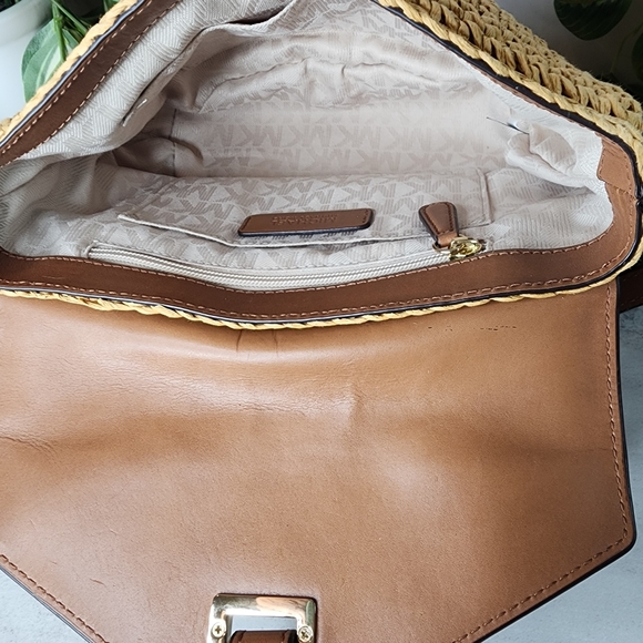 MICHAEL Michael KorsNaomi Medium Woven Straw Crossbody Bag - Picture 14 of 15